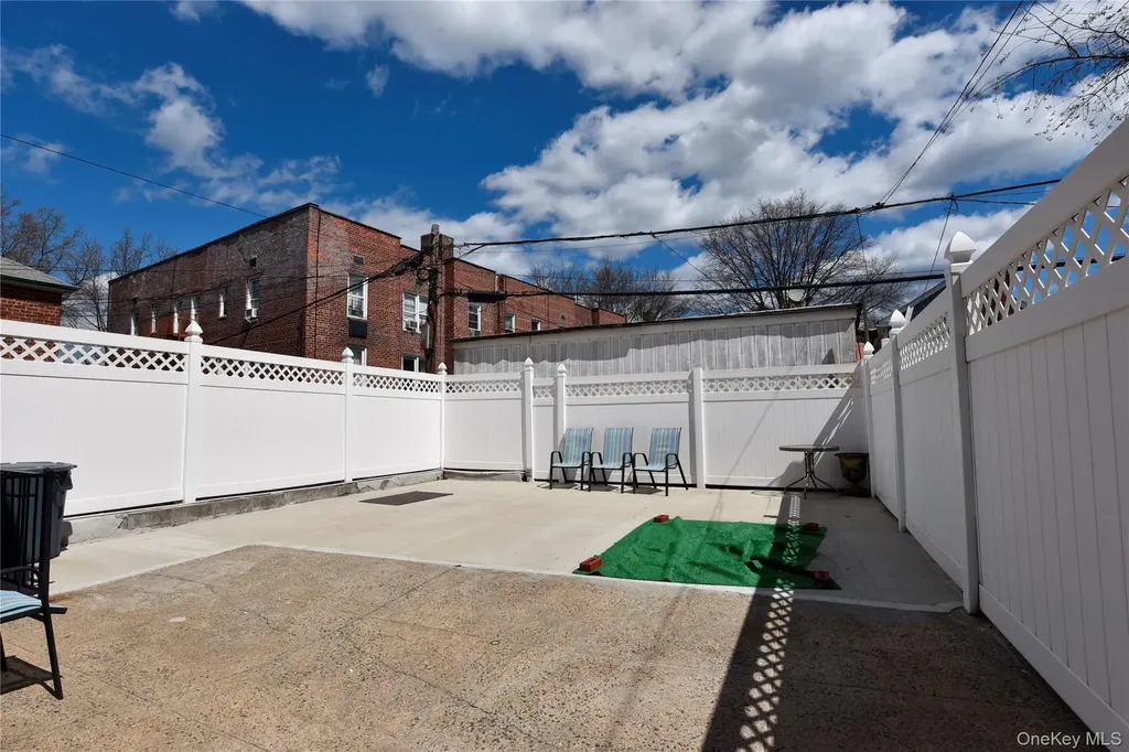 2056 Continental Avenue Bronx NY 10461