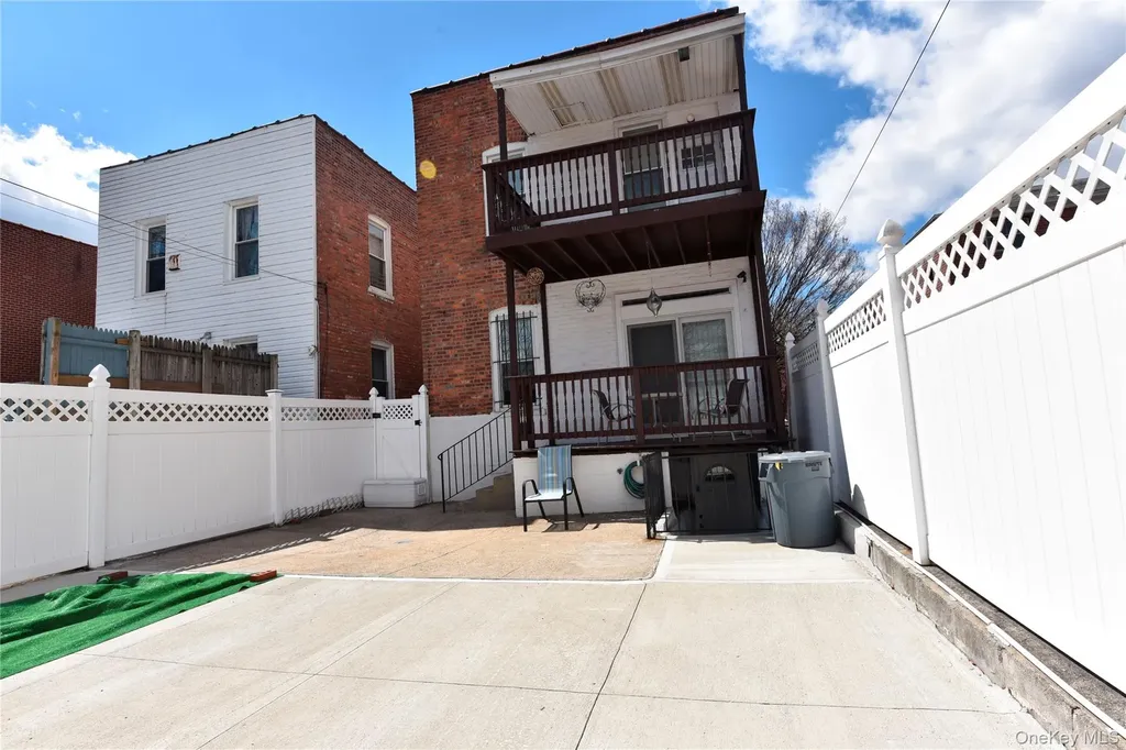 2056 Continental Avenue Bronx NY 10461