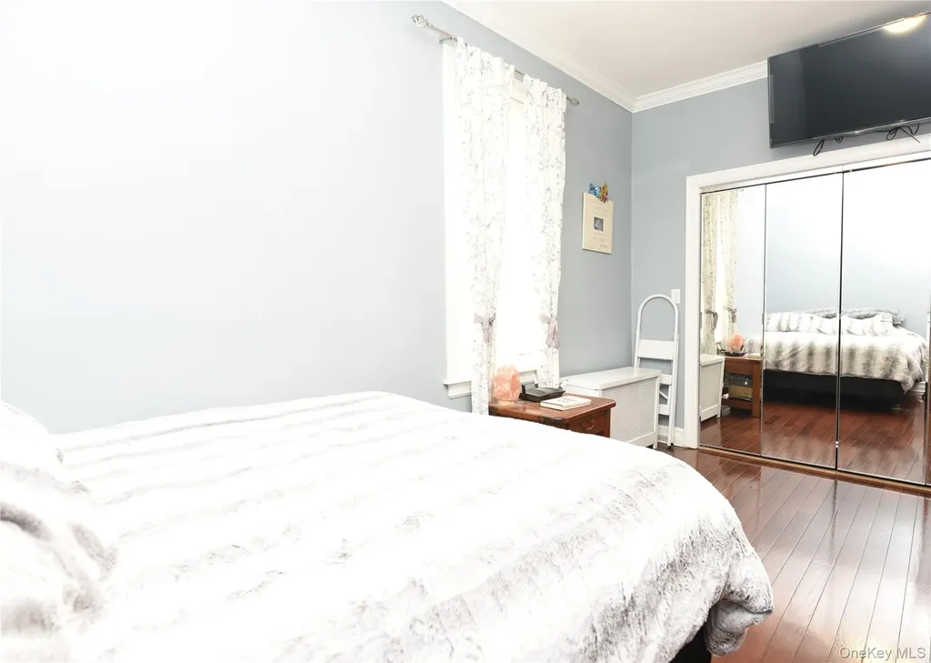 2056 Continental Avenue Bronx NY 10461