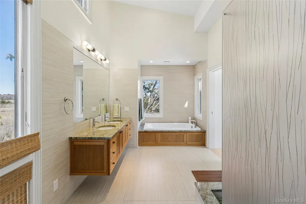 32 Tuthill Lane Remsenburg NY 11960