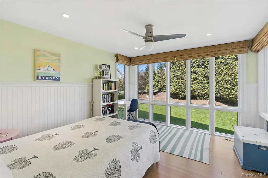 32 Tuthill Lane Remsenburg NY 11960