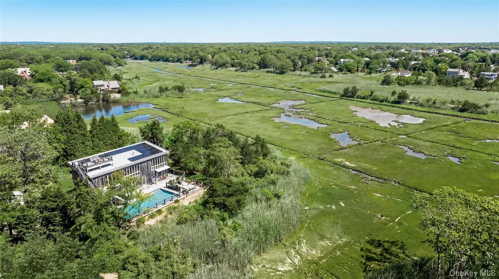 32 Tuthill Lane Remsenburg NY 11960