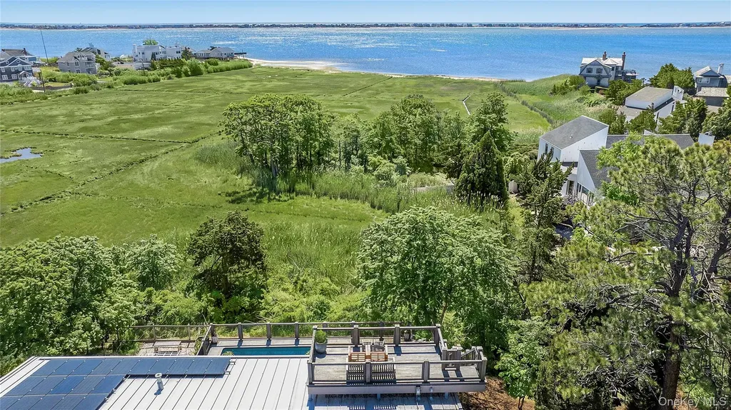 32 Tuthill Lane Remsenburg NY 11960
