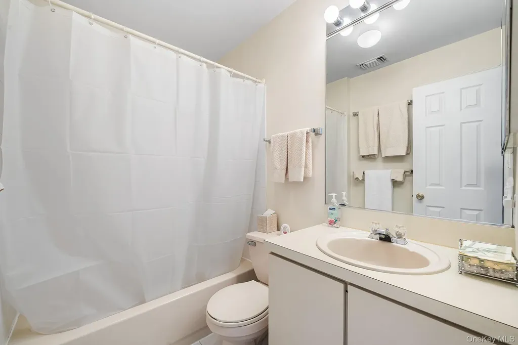 1 Spruce Lane Central Islip NY 11722