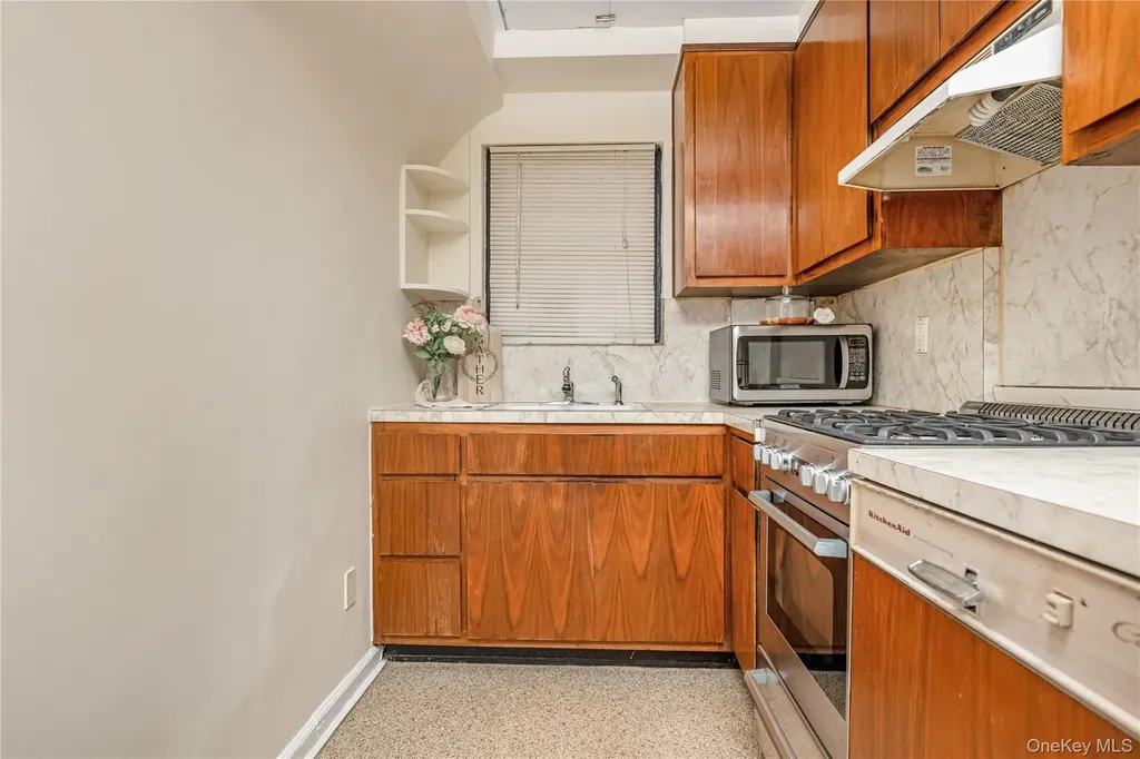 95-01 43rd Avenue Elmhurst NY 11373