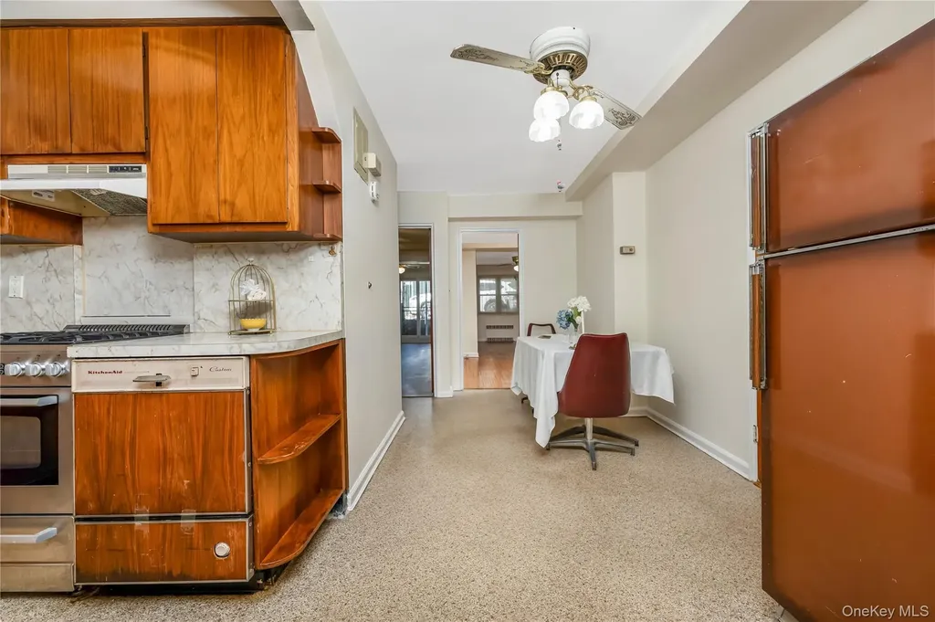 95-01 43rd Avenue Elmhurst NY 11373