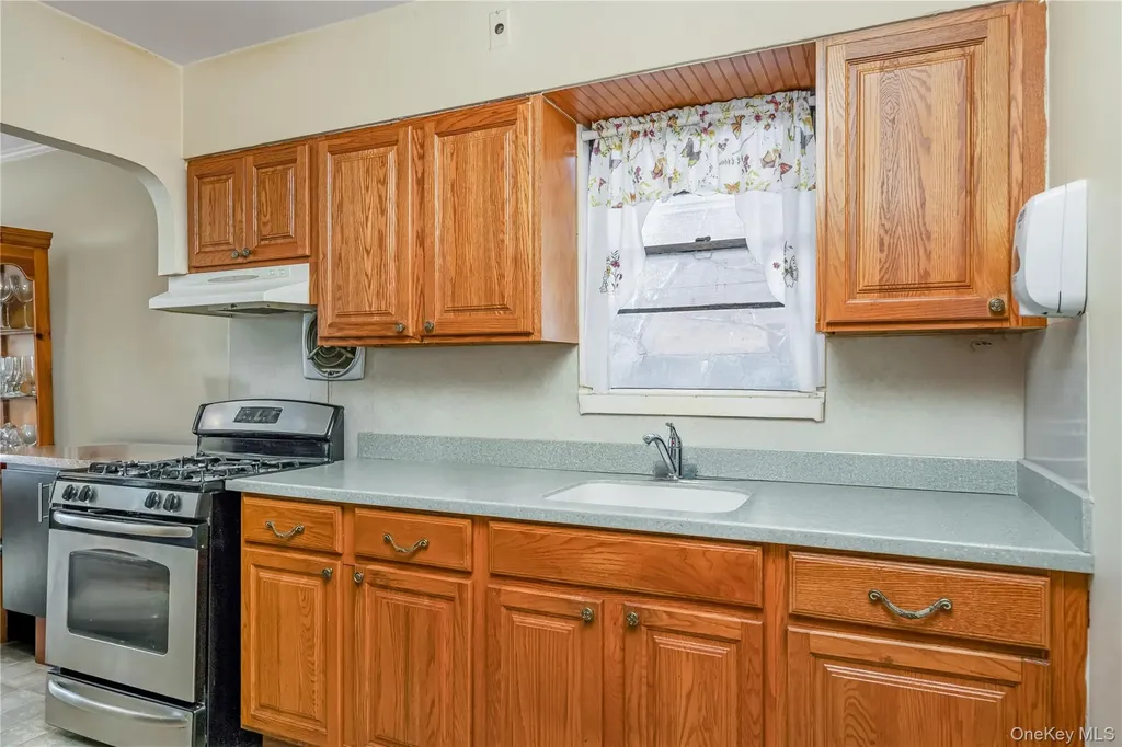 95-01 43rd Avenue Elmhurst NY 11373