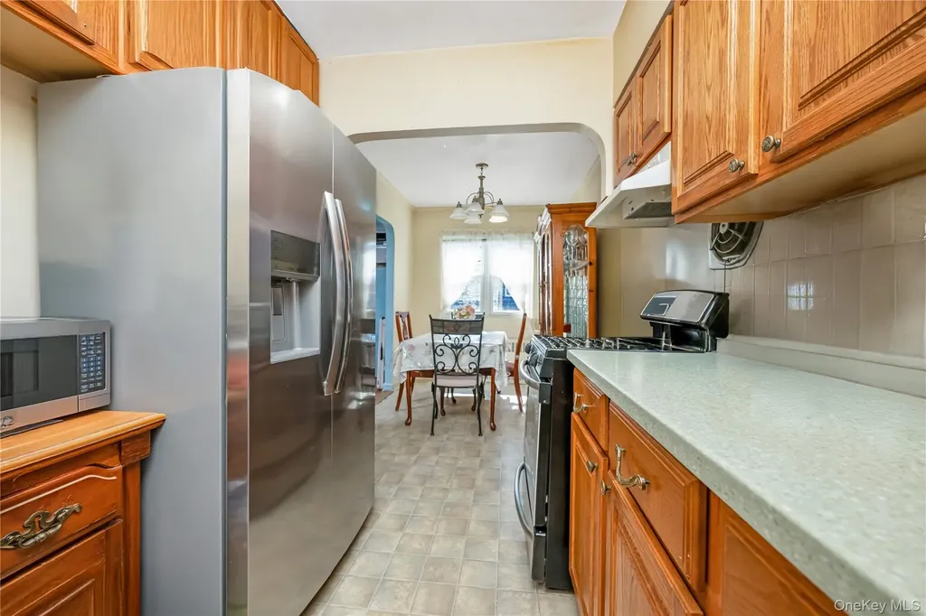 95-01 43rd Avenue Elmhurst NY 11373