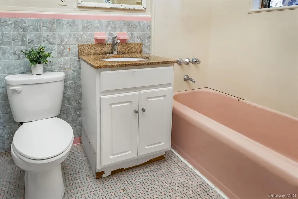 95-01 43rd Avenue Elmhurst NY 11373