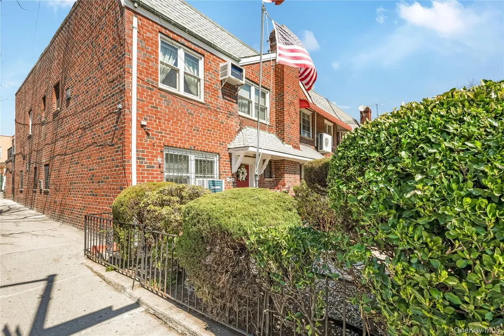 95-01 43rd Avenue Elmhurst NY 11373