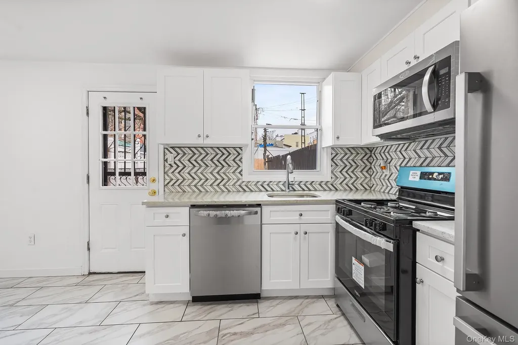 422 Autumn Avenue Brooklyn NY 11208