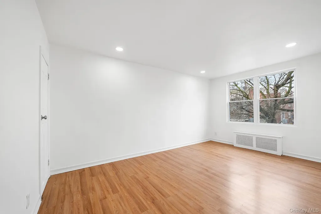 422 Autumn Avenue Brooklyn NY 11208