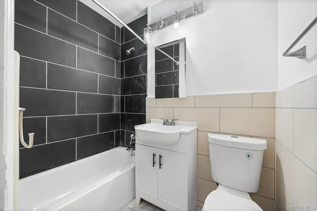 422 Autumn Avenue Brooklyn NY 11208