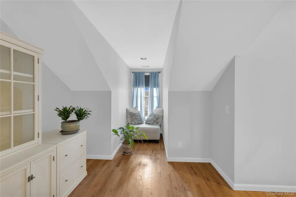 40 Eagle Circle Bohemia NY 11716