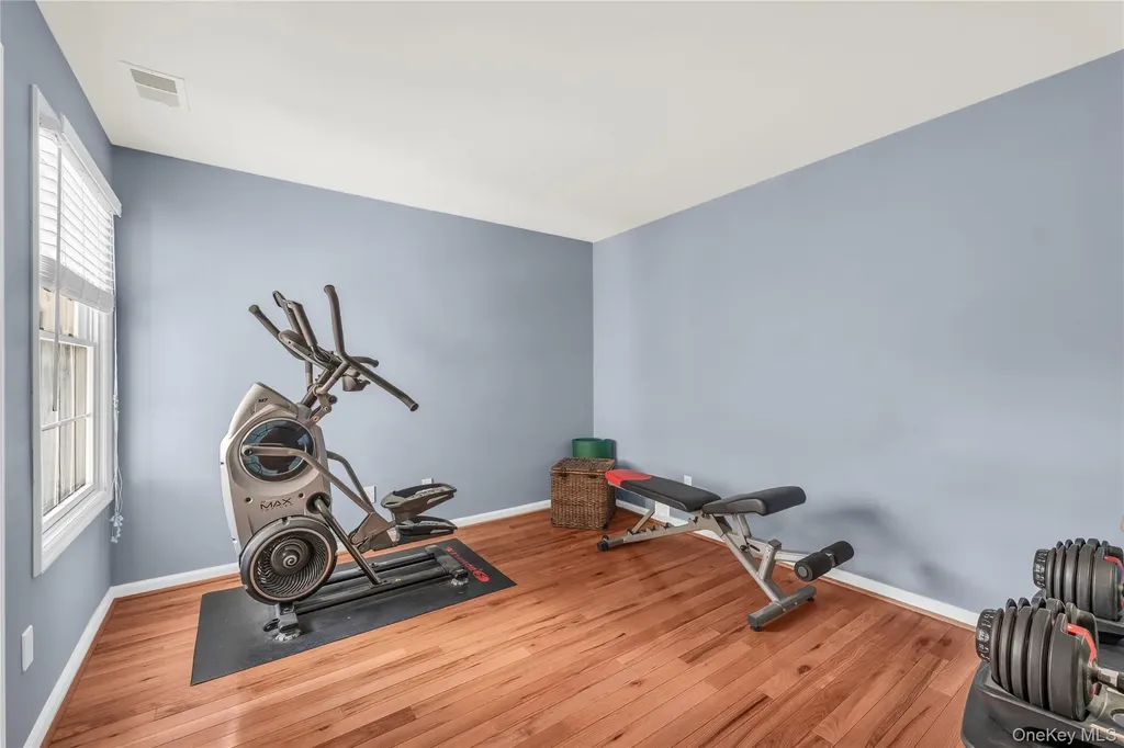 40 Eagle Circle Bohemia NY 11716
