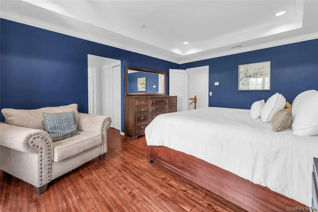 40 Eagle Circle Bohemia NY 11716