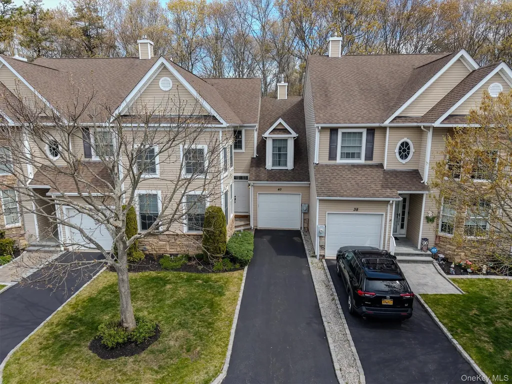 40 Eagle Circle Bohemia NY 11716