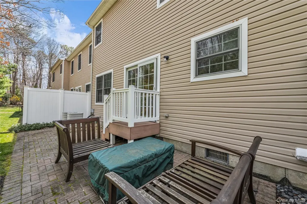 40 Eagle Circle Bohemia NY 11716