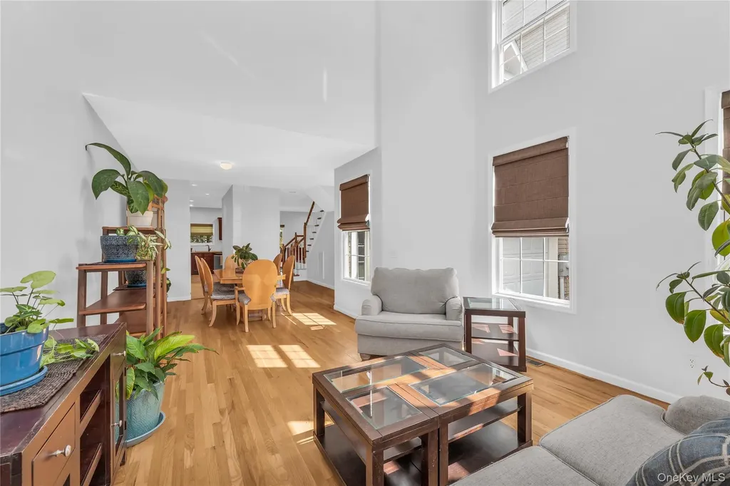 40 Eagle Circle Bohemia NY 11716