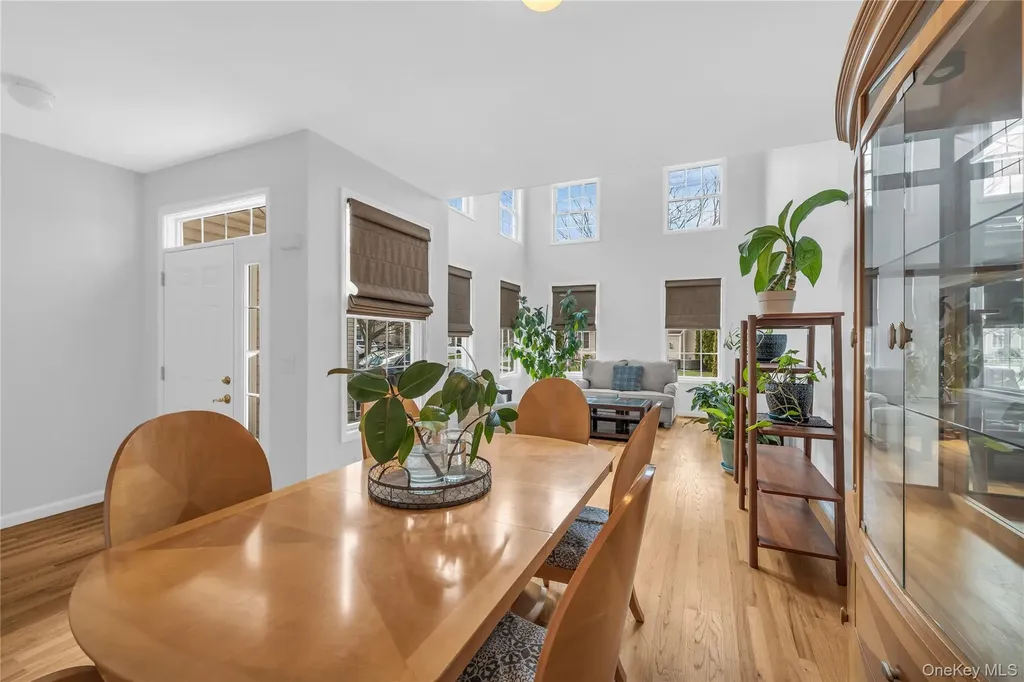 40 Eagle Circle Bohemia NY 11716