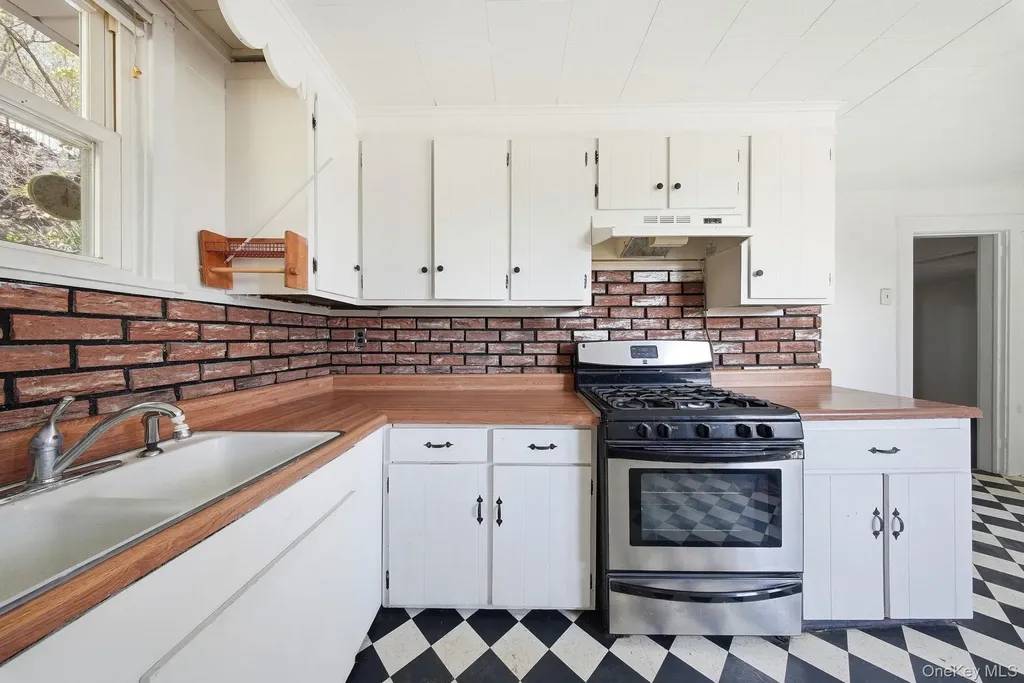 61 Kleitz Avenue Highland Falls NY 10928