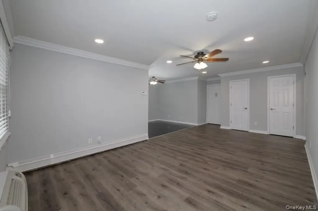 37 Elliot Place Smithtown NY 11787
