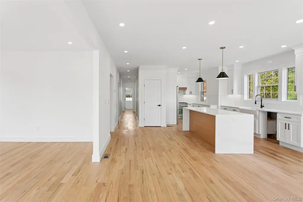 449 W Beech Street Long Beach NY 11561