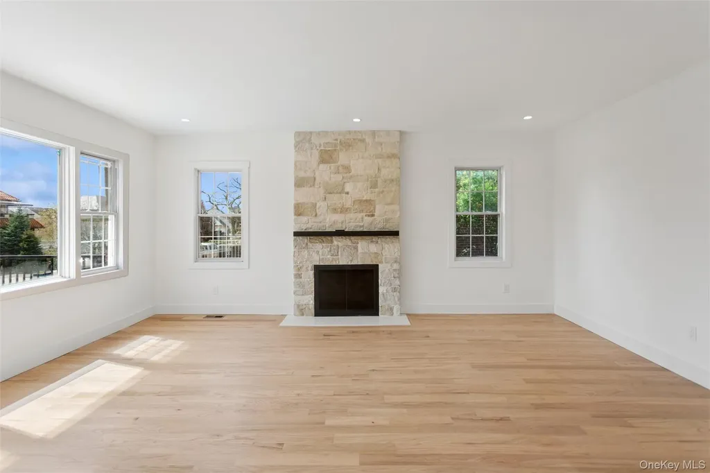 449 W Beech Street Long Beach NY 11561