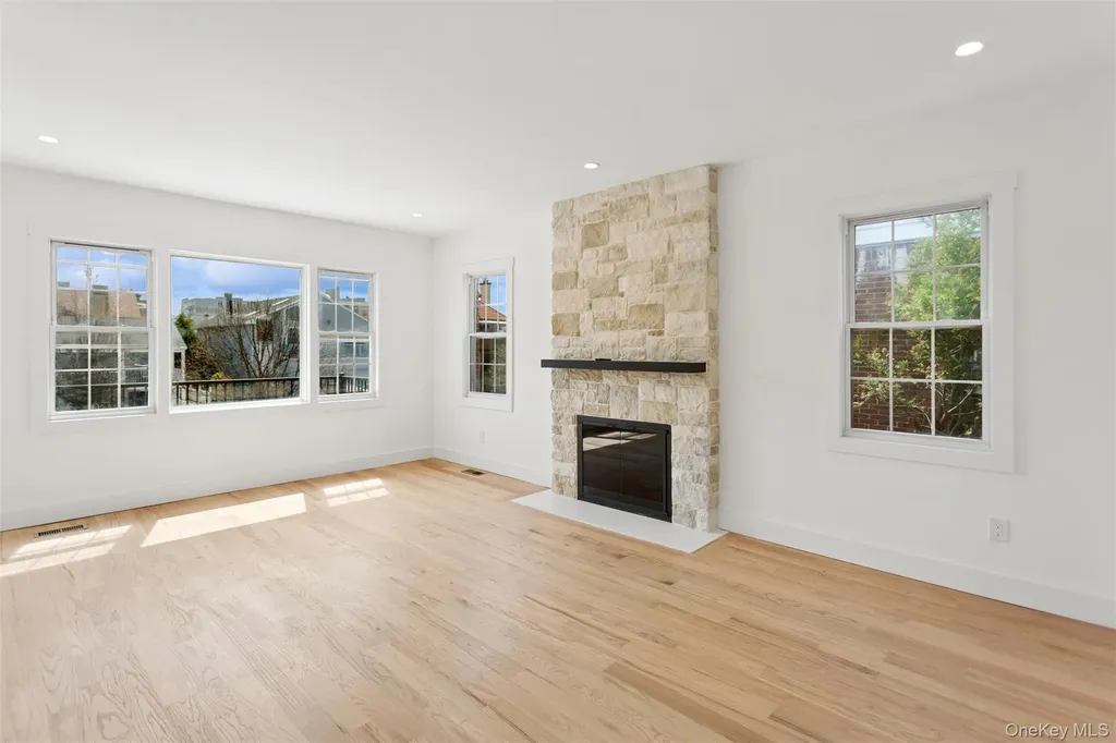 449 W Beech Street Long Beach NY 11561