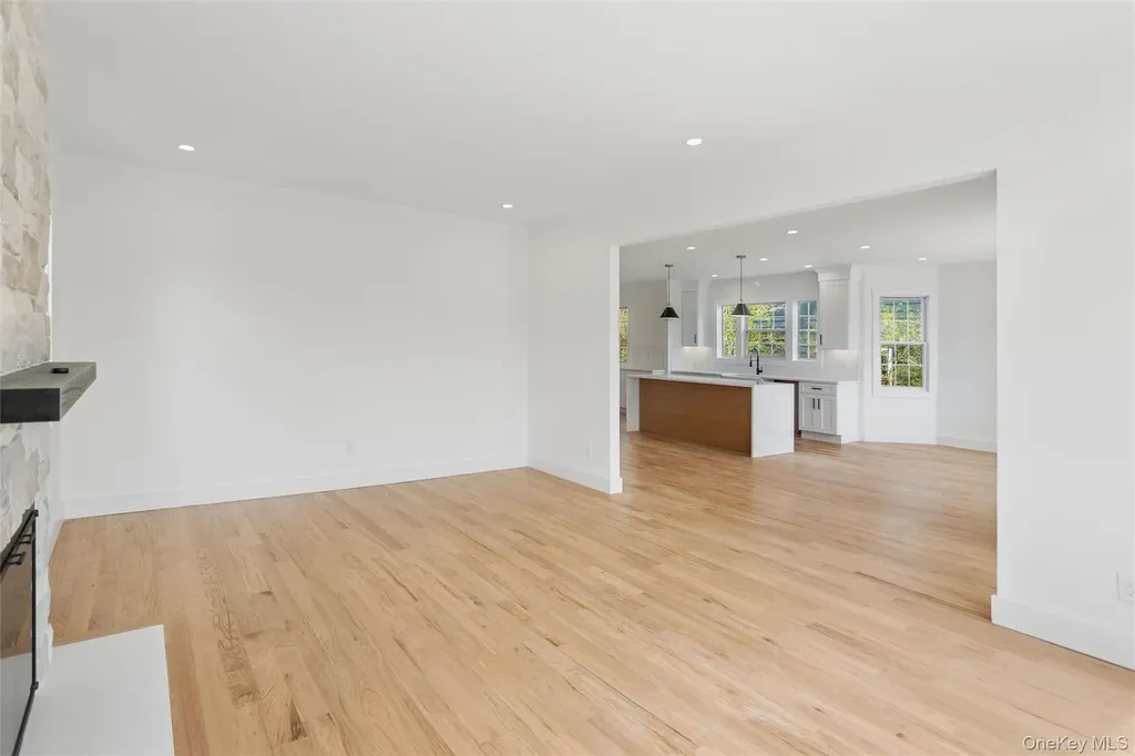 449 W Beech Street Long Beach NY 11561