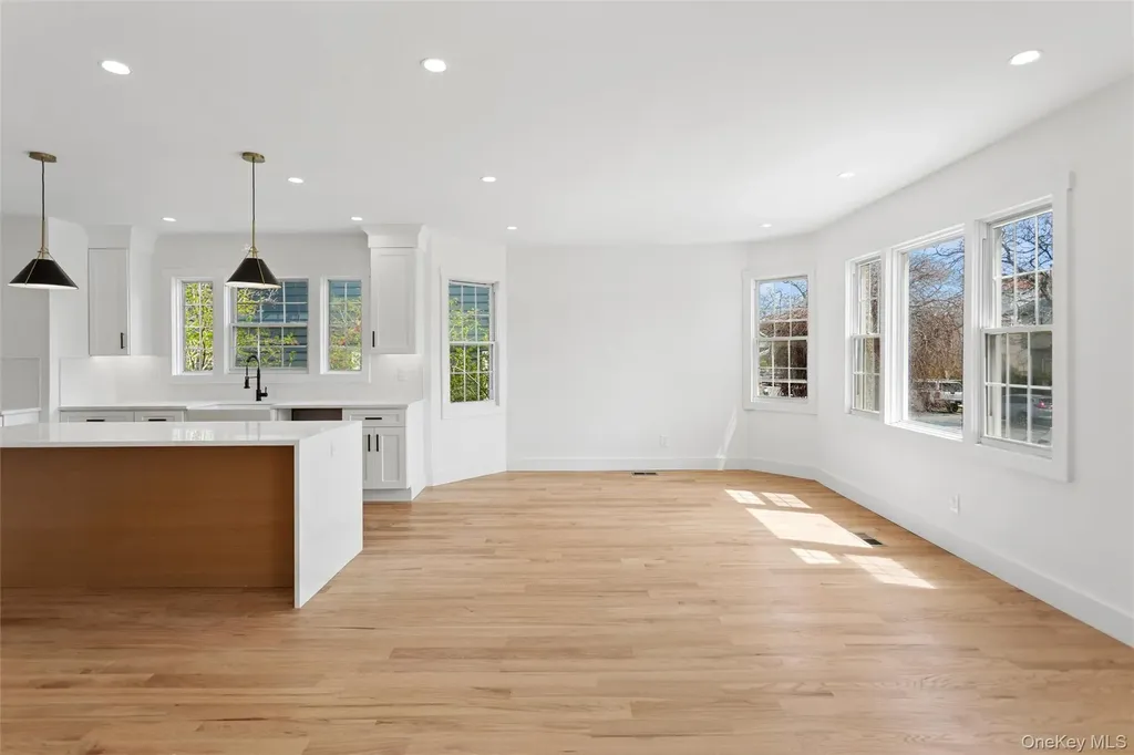 449 W Beech Street Long Beach NY 11561