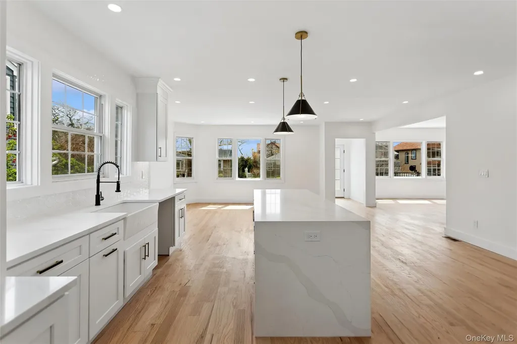 449 W Beech Street Long Beach NY 11561