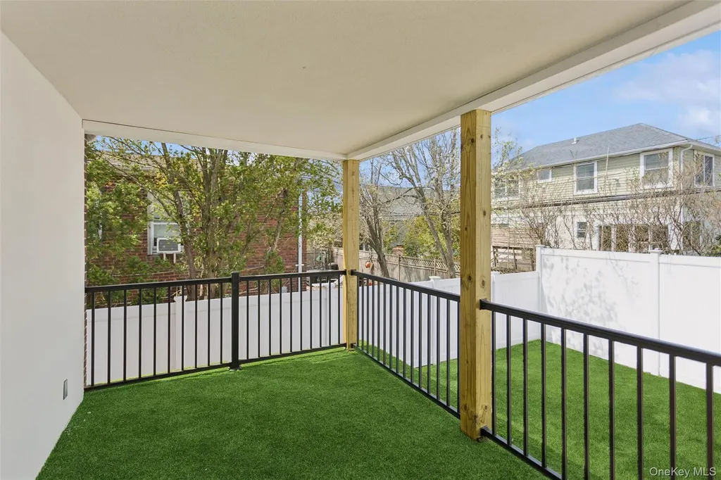 449 W Beech Street Long Beach NY 11561