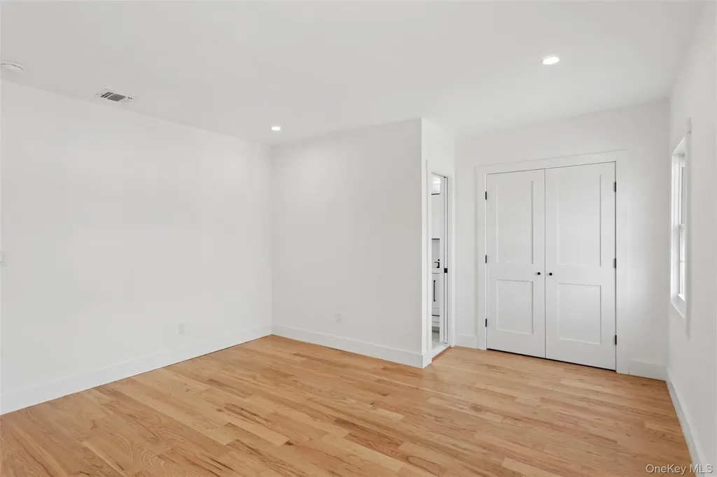 449 W Beech Street Long Beach NY 11561