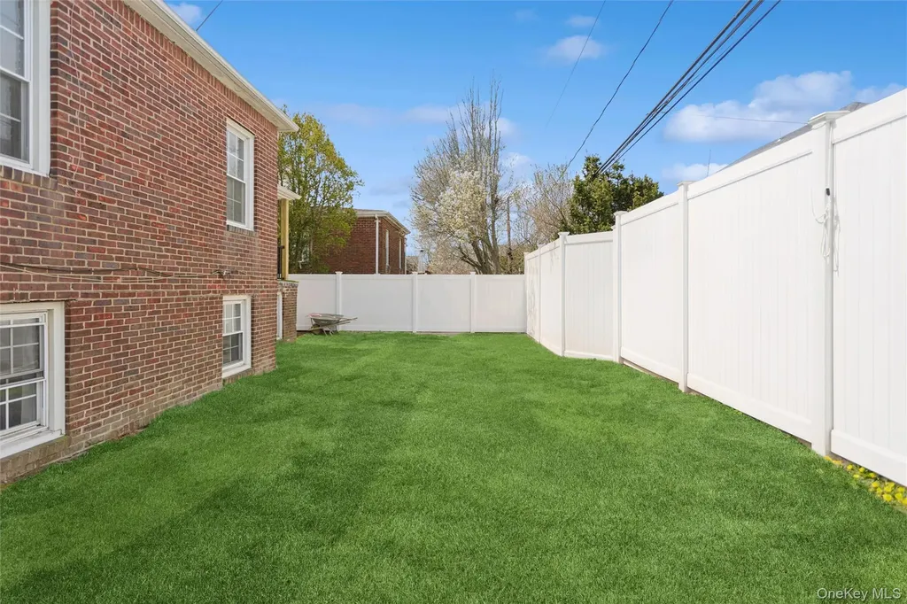 449 W Beech Street Long Beach NY 11561