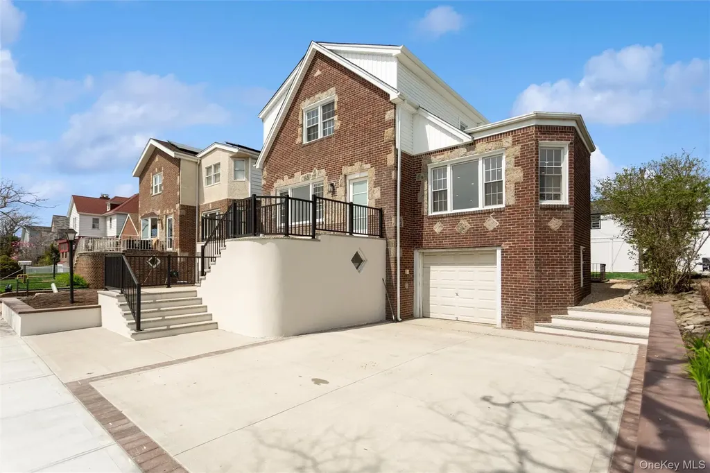 449 W Beech Street Long Beach NY 11561