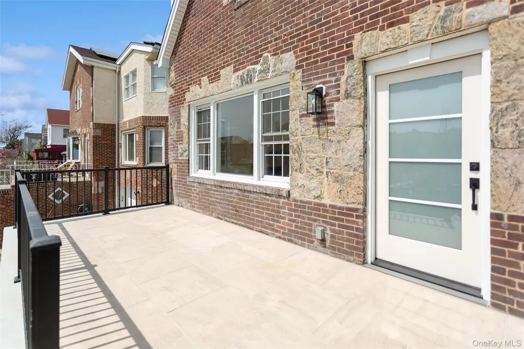 449 W Beech Street Long Beach NY 11561