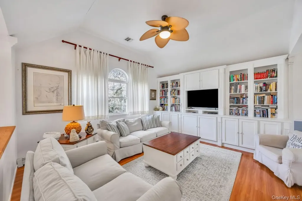 4 Jerome Street Smithtown NY 11787