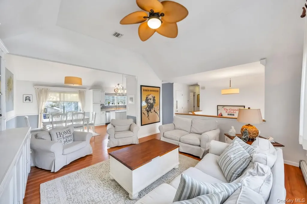 4 Jerome Street Smithtown NY 11787