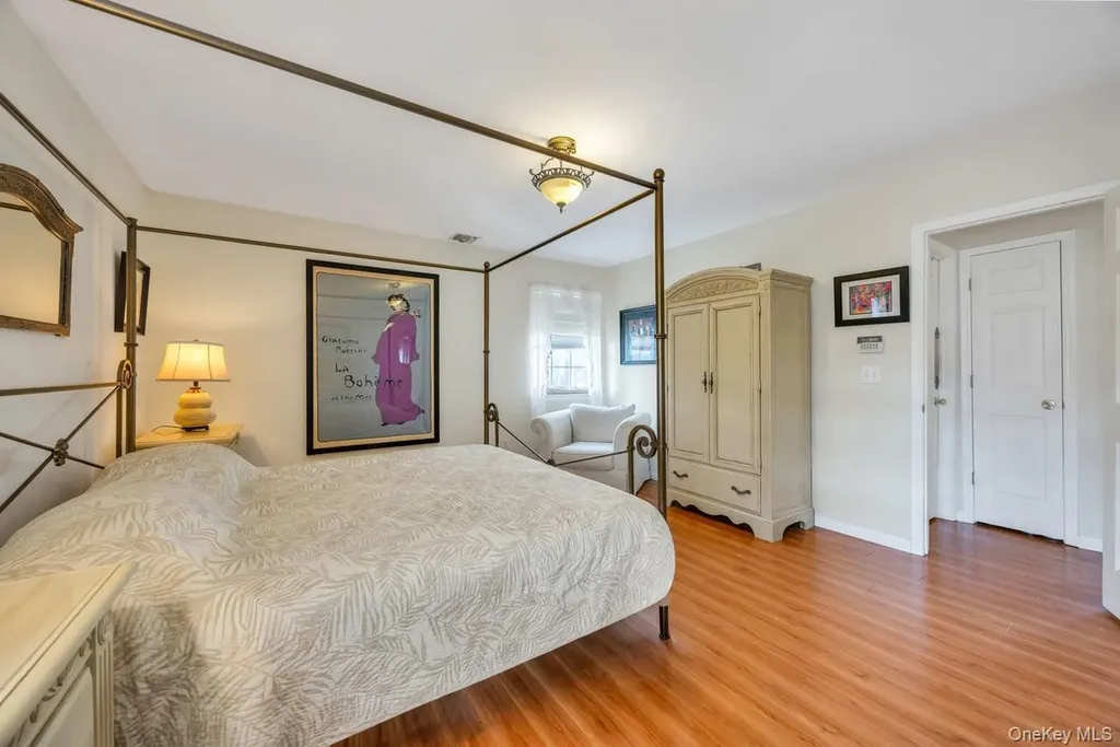 4 Jerome Street Smithtown NY 11787