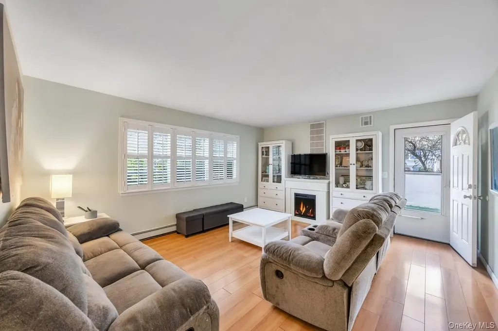 4 Jerome Street Smithtown NY 11787