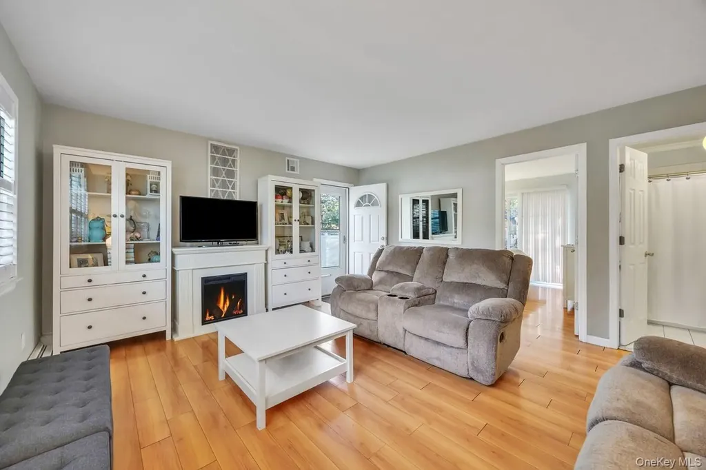 4 Jerome Street Smithtown NY 11787