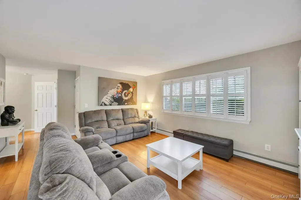 4 Jerome Street Smithtown NY 11787