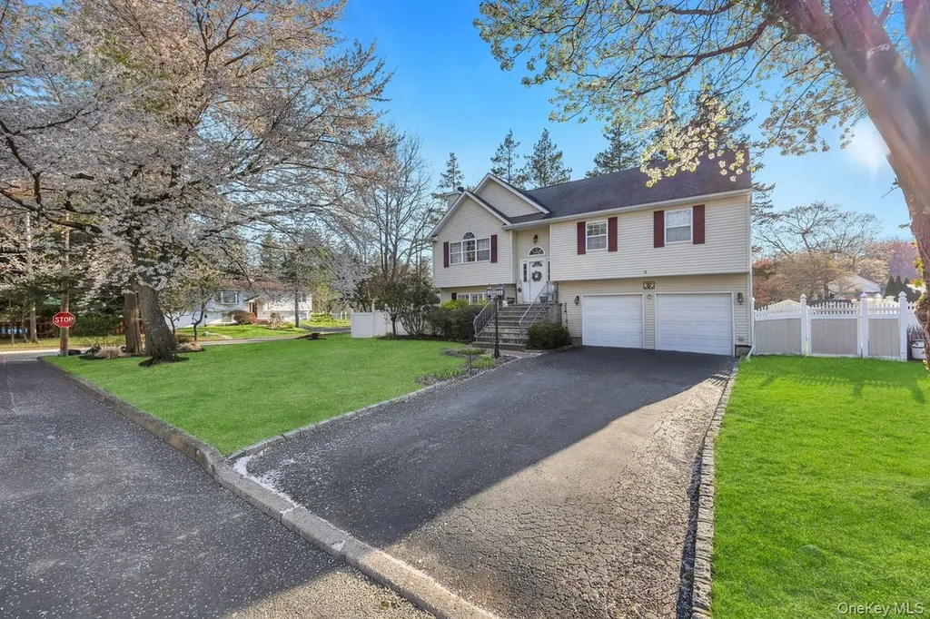 4 Jerome Street Smithtown NY 11787
