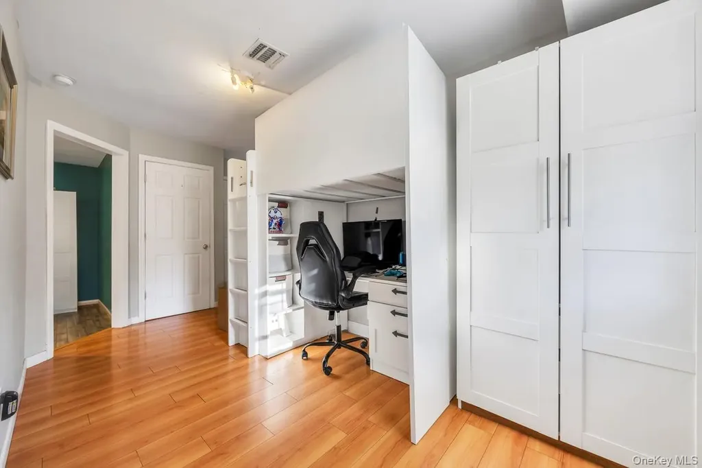 4 Jerome Street Smithtown NY 11787