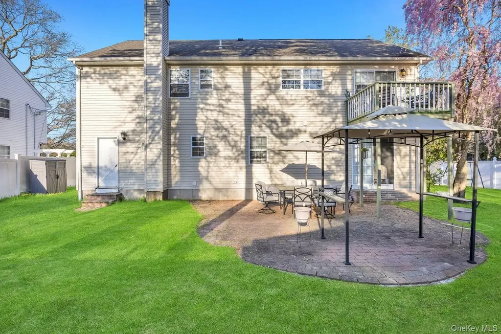 4 Jerome Street Smithtown NY 11787