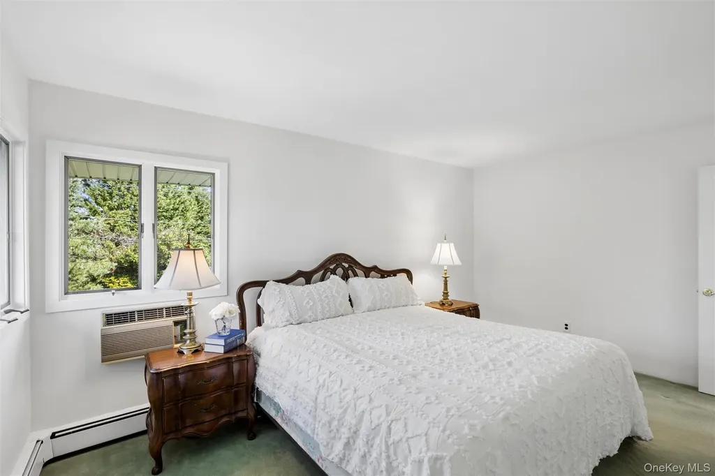 48 Roxbury Drive Commack NY 11725