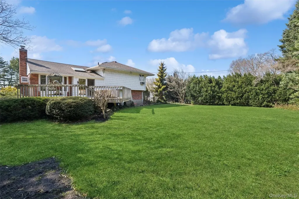 48 Roxbury Drive Commack NY 11725