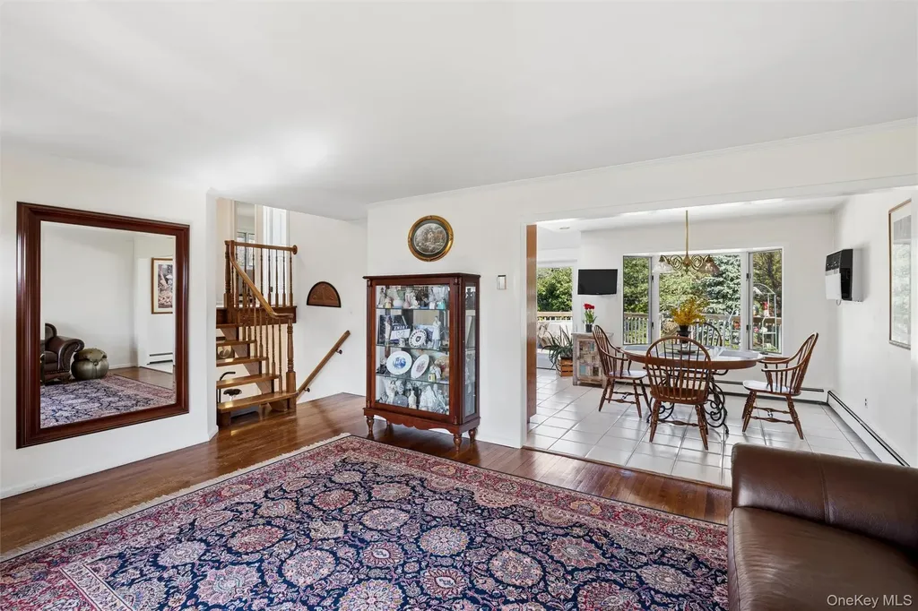48 Roxbury Drive Commack NY 11725