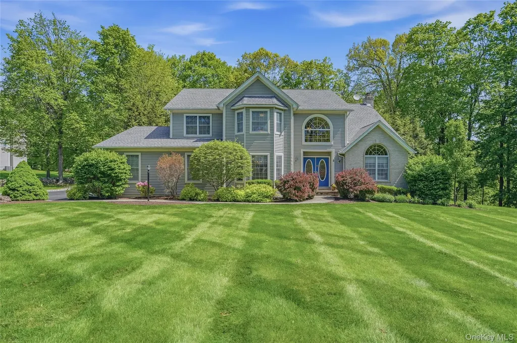 2 Windsor Lane Cornwall NY 12518